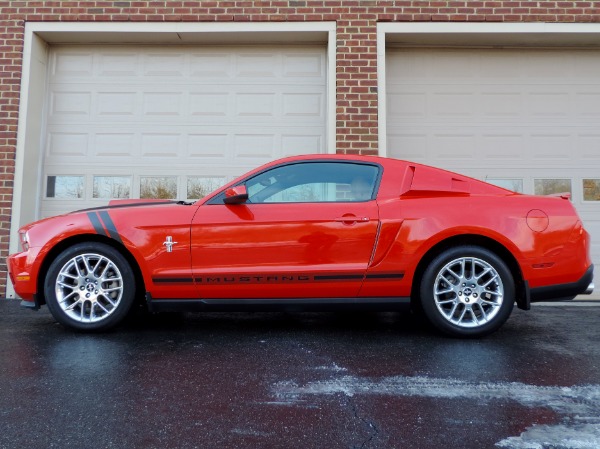 Used-2012-Ford-Mustang-V6-Premium