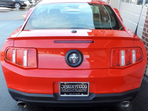 Used-2012-Ford-Mustang-V6-Premium