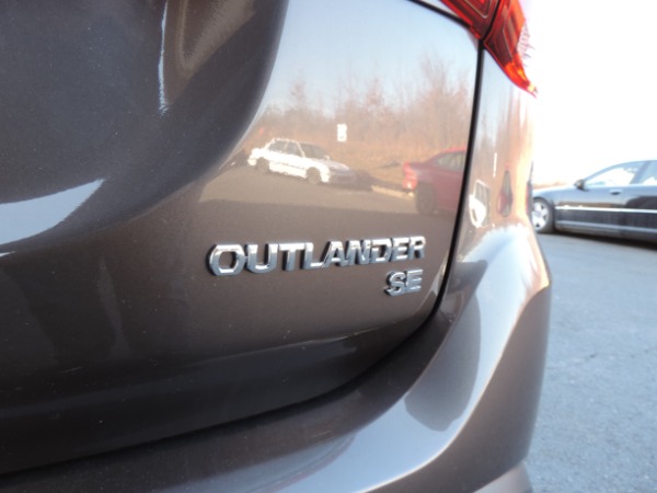 Used-2017-Mitsubishi-Outlander-SE