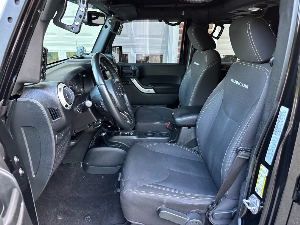 Used-2016-Jeep-Wrangler-Unlimited-Rubicon