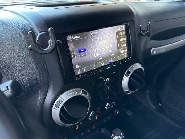 Used-2016-Jeep-Wrangler-Unlimited-Rubicon
