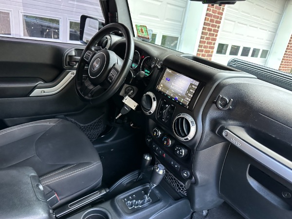 Used-2016-Jeep-Wrangler-Unlimited-Rubicon