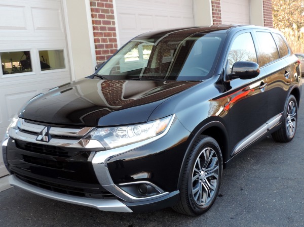 Used-2017-Mitsubishi-Outlander-ES