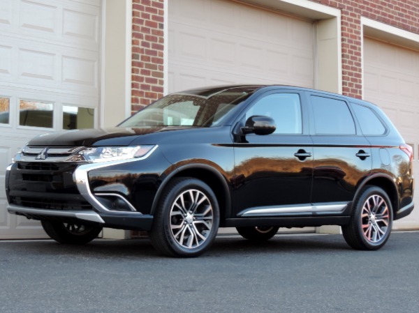 Used-2017-Mitsubishi-Outlander-ES