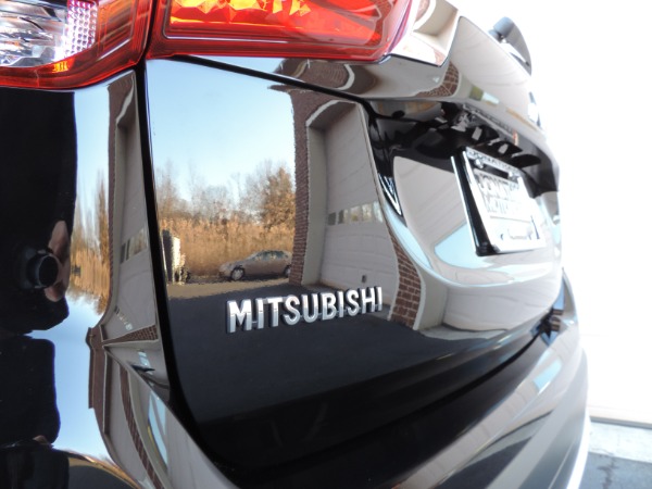 Used-2017-Mitsubishi-Outlander-ES