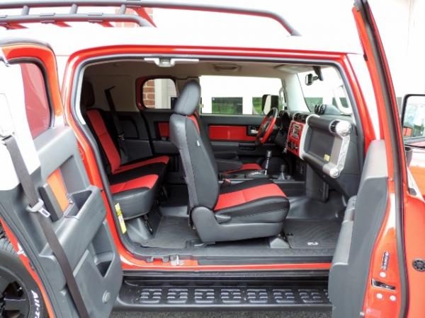 Used-2012-Toyota-FJ-Cruiser-4WD---TRAIL-TEAMS-EDITION---3-GAUGE-POD