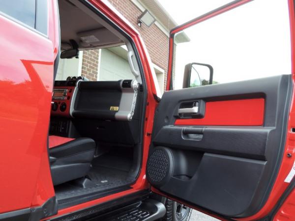 Used-2012-Toyota-FJ-Cruiser-4WD---TRAIL-TEAMS-EDITION---3-GAUGE-POD