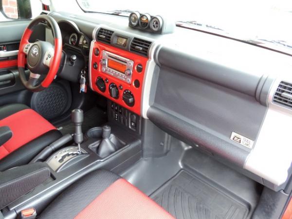 Used-2012-Toyota-FJ-Cruiser-4WD---TRAIL-TEAMS-EDITION---3-GAUGE-POD