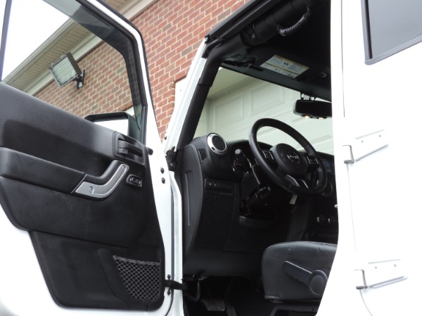 Used-2015-Jeep-Wrangler-Unlimited-Rubicon