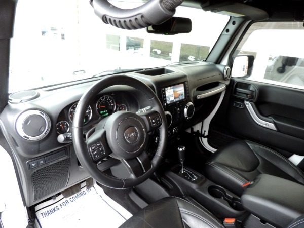 Used-2015-Jeep-Wrangler-Unlimited-Rubicon