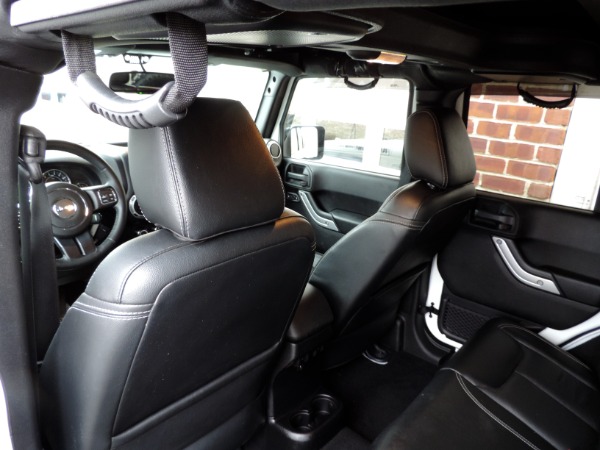 Used-2015-Jeep-Wrangler-Unlimited-Rubicon