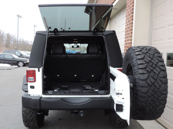 Used-2015-Jeep-Wrangler-Unlimited-Rubicon