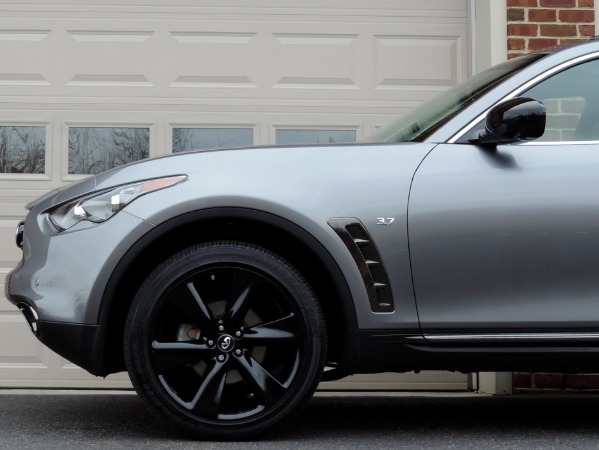 Used-2015-INFINITI-QX70-S-37-Sport