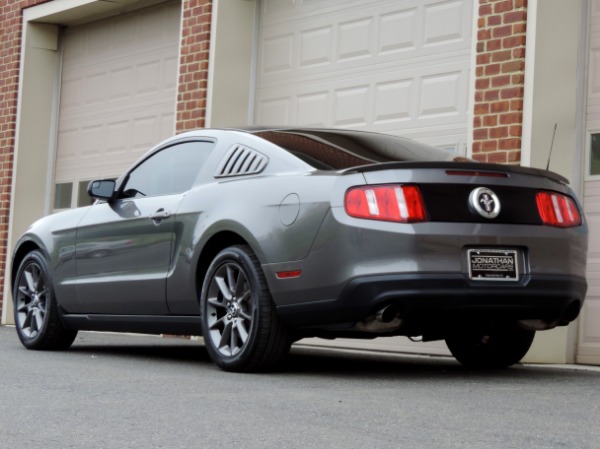 Used-2012-Ford-Mustang-V6-Premium