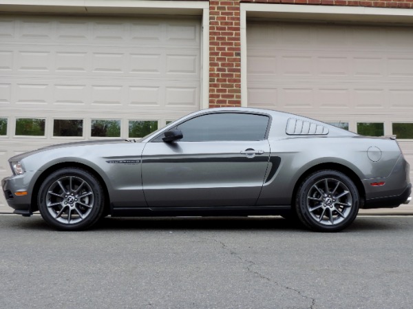 Used-2012-Ford-Mustang-V6-Premium