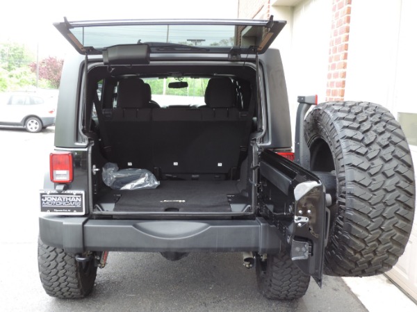 Used-2016-Jeep-Wrangler-Unlimited-Sport