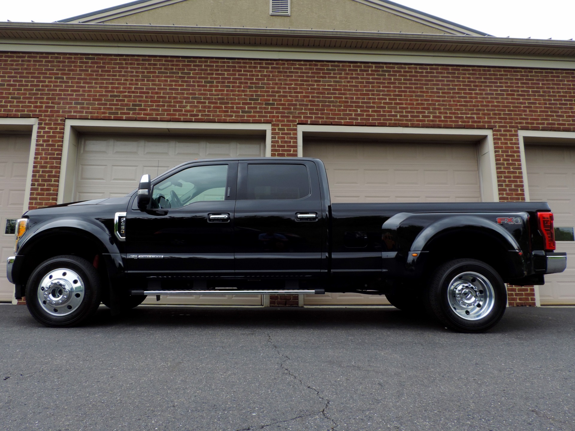 2017 Ford F450 Super Duty Dually Diesel XLT FX4 Stock E38581 for