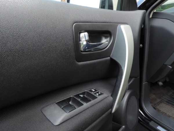 Used-2012-Nissan-Rogue-AWD-SV-w/SL-Package