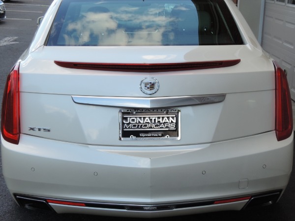 Used-2013-Cadillac-XTS-Luxury-Collection