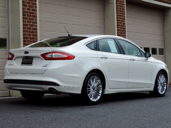 Used-2016-Ford-Fusion-SE