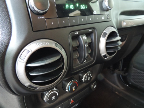 Used-2015-Jeep-Wrangler-Unlimited-Freedom-Edition