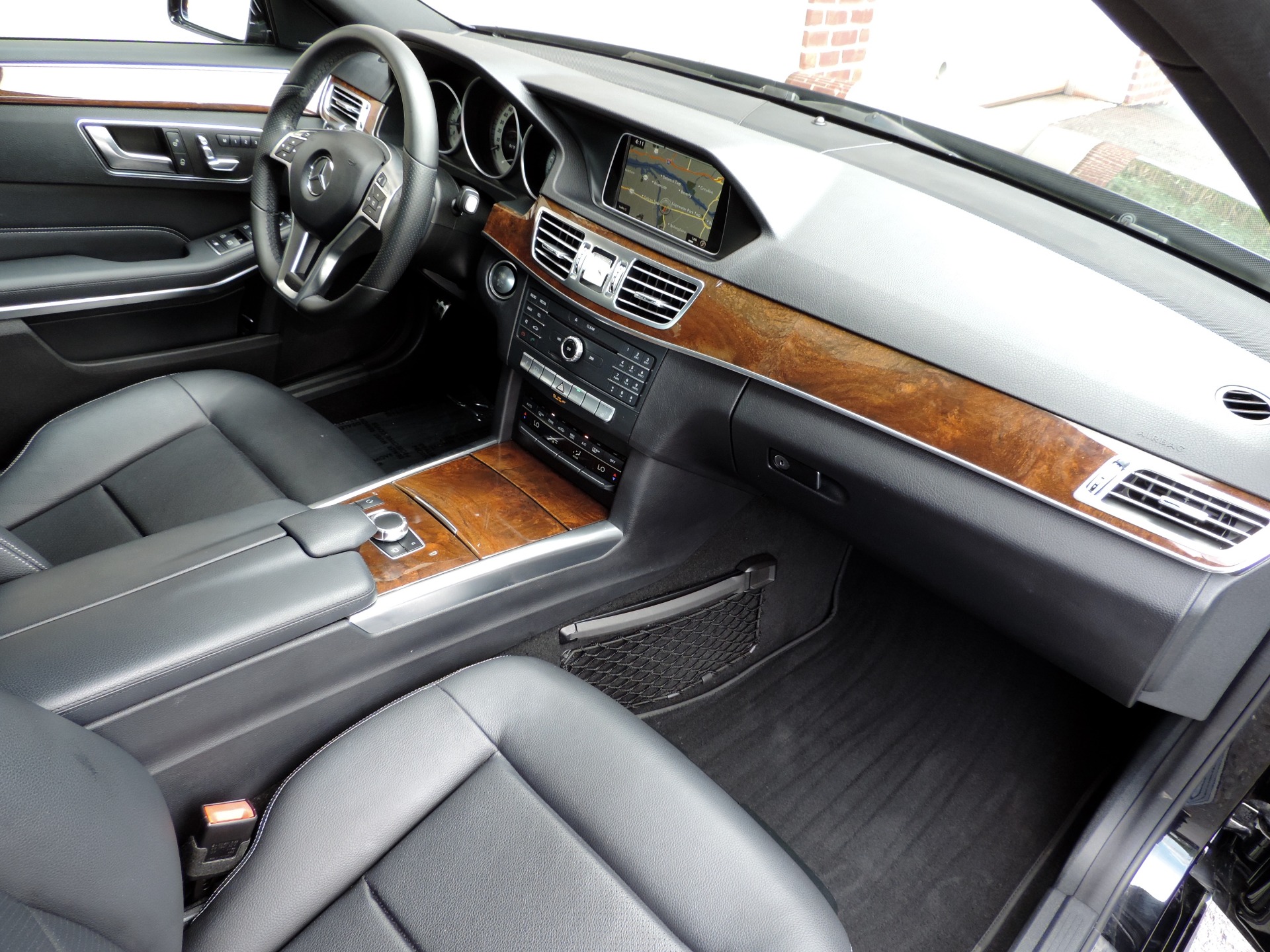 Mercedes-Benz E-Class: Lane Keeping Assist Mercedes-Benz E-Class: Lane Keeping Assist