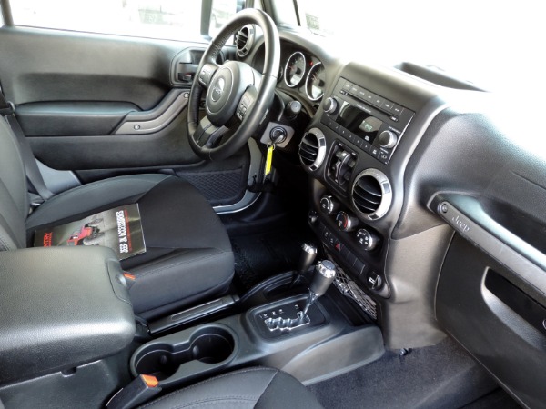 Used-2016-Jeep-Wrangler-Unlimited-Sport