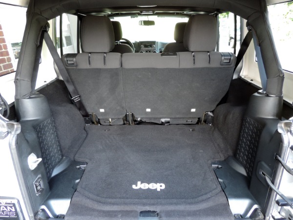 Used-2016-Jeep-Wrangler-Unlimited-Sport