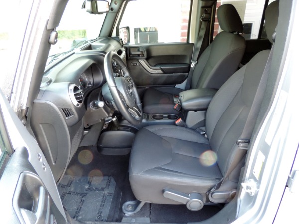 Used-2016-Jeep-Wrangler-Unlimited-Sport