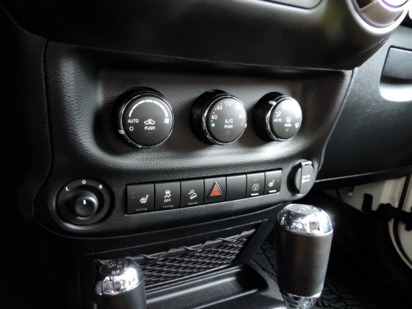 Used-2013-Jeep-Wrangler-Unlimited-Moab--Navigation--Leather