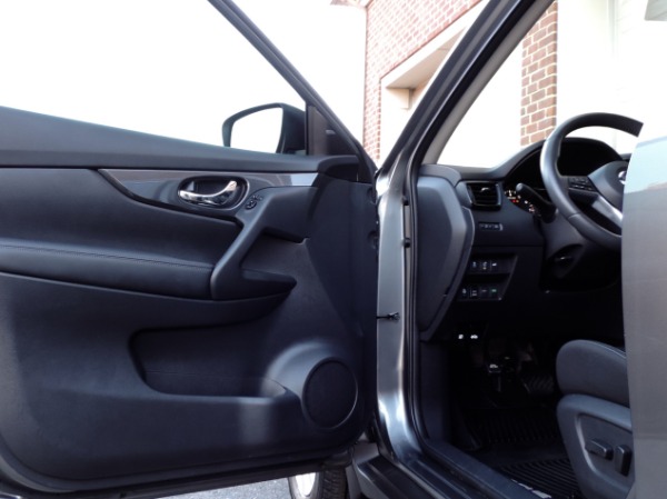 Used-2017-Nissan-Rogue-SV-Premium