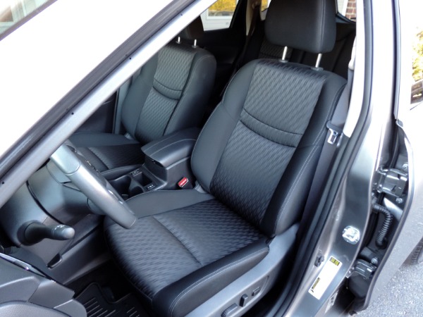 Used-2017-Nissan-Rogue-SV-Premium