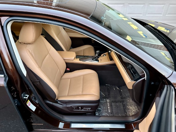 Used-2016-Lexus-ES-350-Premium