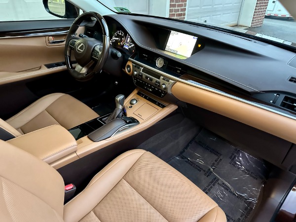 Used-2016-Lexus-ES-350-Premium