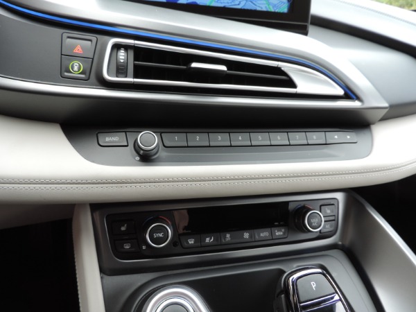 Used-2015-BMW-i8-Pure-Impulse-World