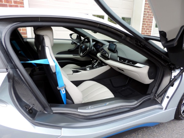 Used-2015-BMW-i8-Pure-Impulse-World