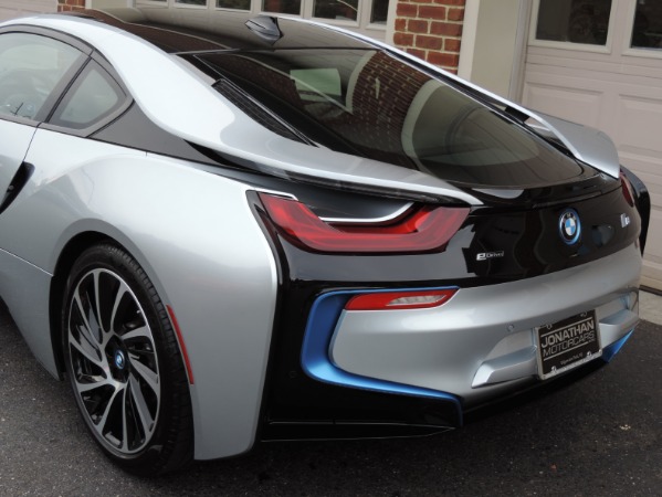 Used-2015-BMW-i8-Pure-Impulse-World