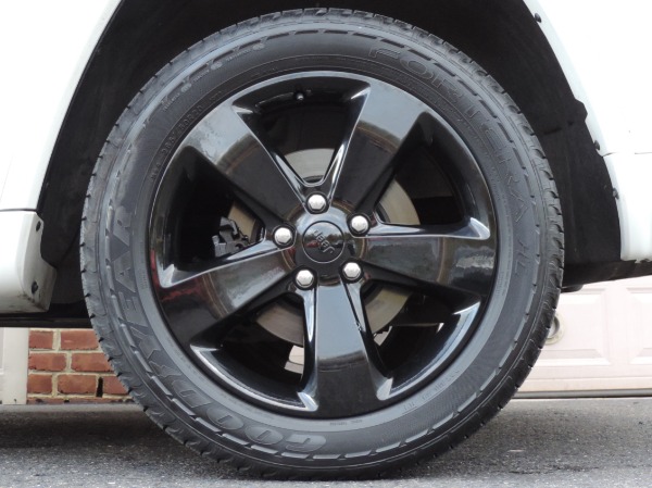 Used-2015-Jeep-Grand-Cherokee-Altitude