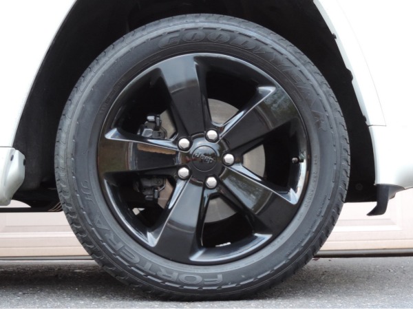 Used-2015-Jeep-Grand-Cherokee-Altitude