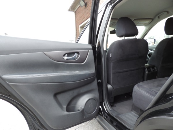 Used-2016-Nissan-Rogue-SV-AWD