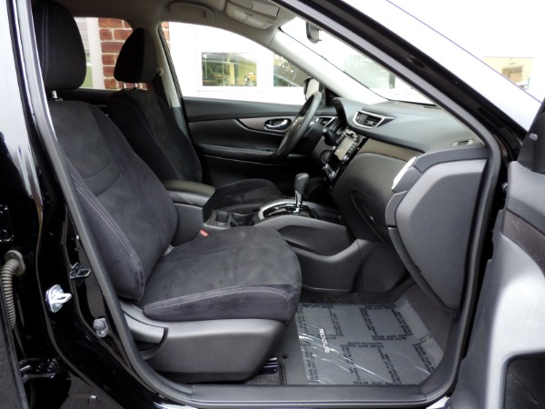 Used-2016-Nissan-Rogue-SV-AWD