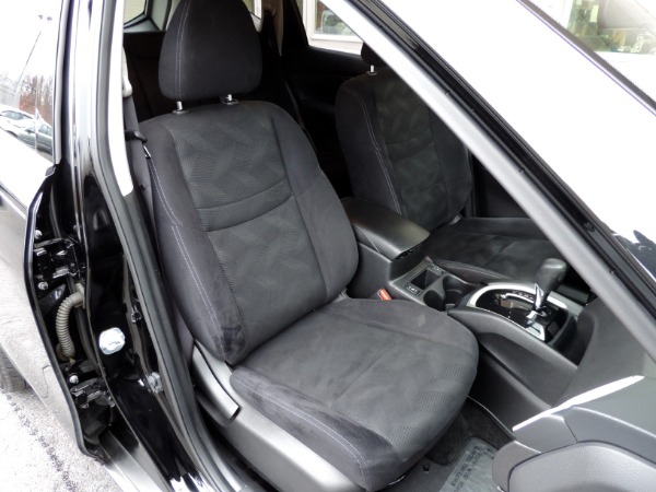 Used-2016-Nissan-Rogue-SV-AWD