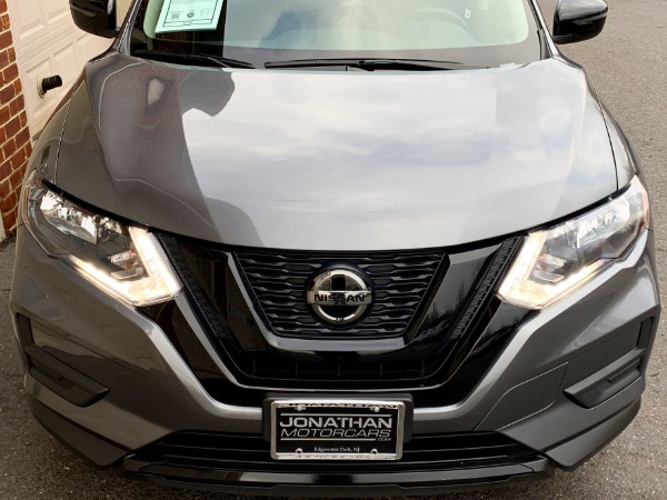 Used-2018-Nissan-Rogue-SV-AWD-Midnight-Edition