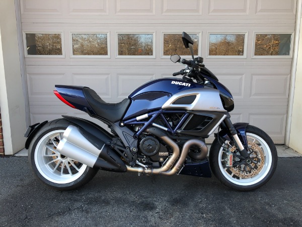 Used-2013-Ducati-Diavel-Street-Sport-Blue