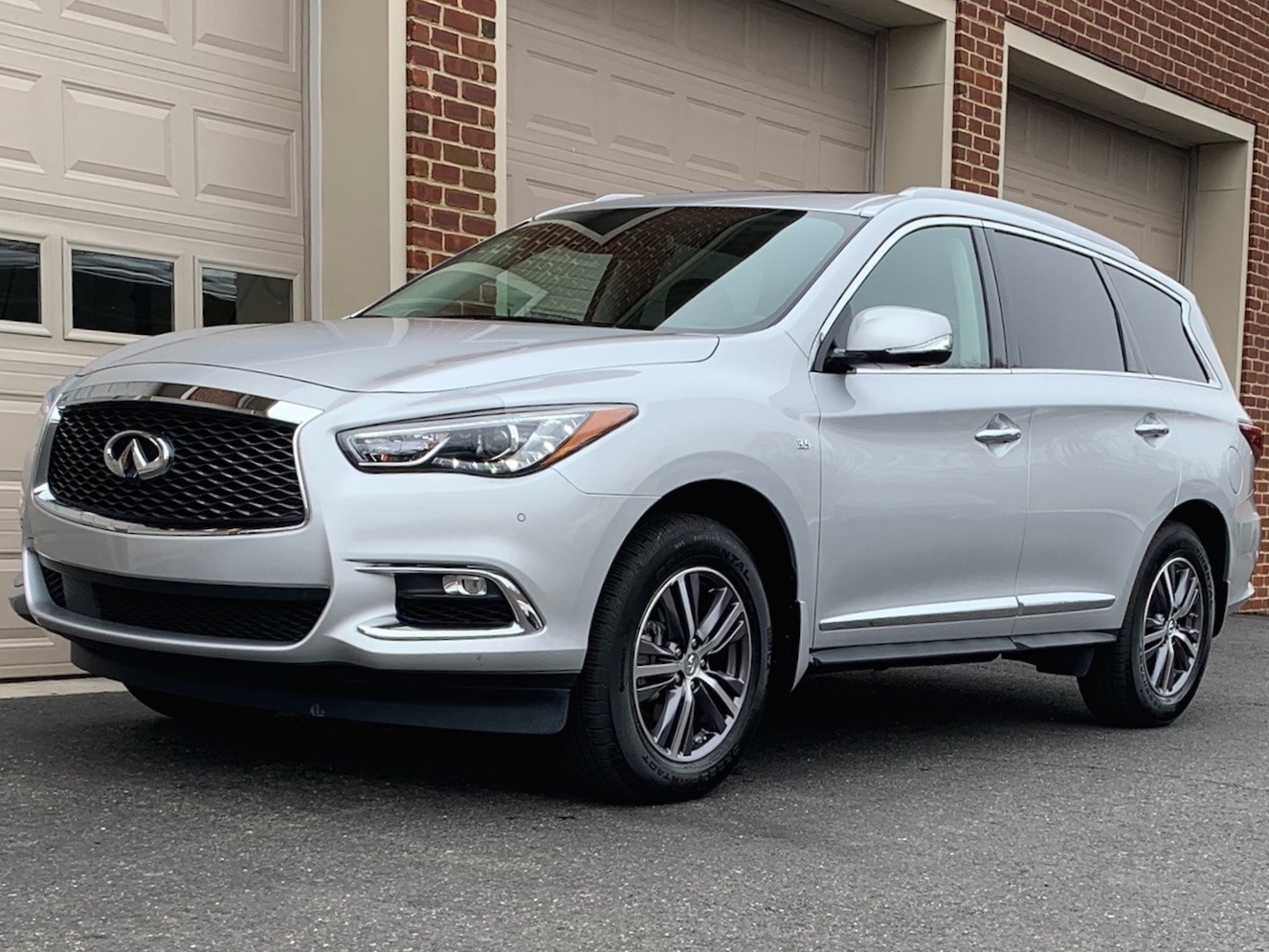 2019 INFINITI QX60 Luxe AWD Stock 504901 for sale near Edgewater Park