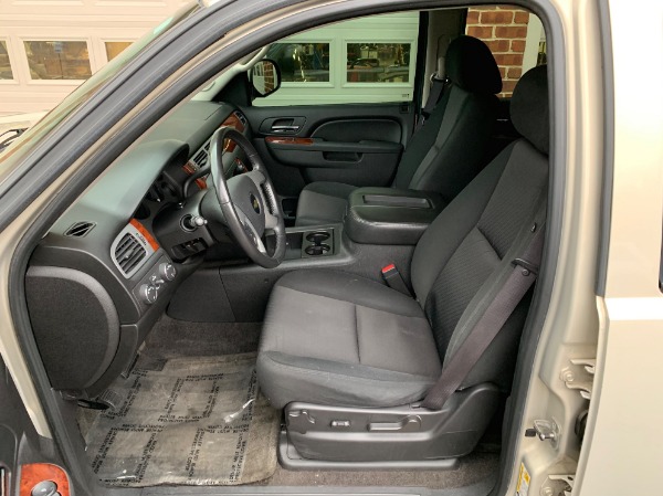 Used-2011-Chevrolet-Tahoe-LS
