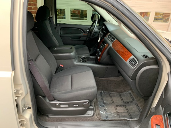 Used-2011-Chevrolet-Tahoe-LS