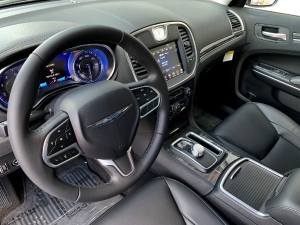 Used-2018-Chrysler-300-Touring-L-AWD