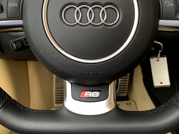 Used-2014-Audi-R8-52-V10-quattro-Spyder