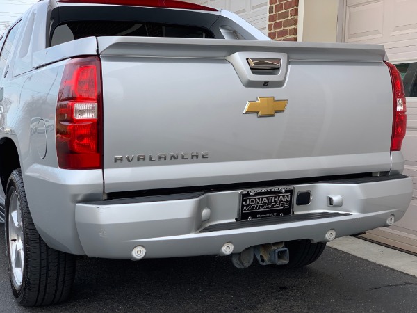 Used-2013-Chevrolet-Avalanche-LT-Black-Diamond